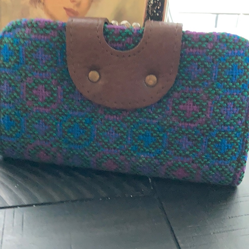 Adorable vintage wallet with key chain wallet - Picture 4 of 10